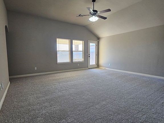 5th image of 1014 Eaglerock Ln