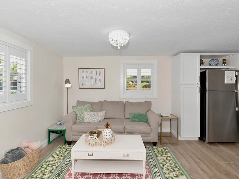 1805 Ivanhoe St #1805 — Photo 8