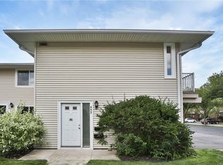452 Eastbrooke Ln, Rochester, NY 14618