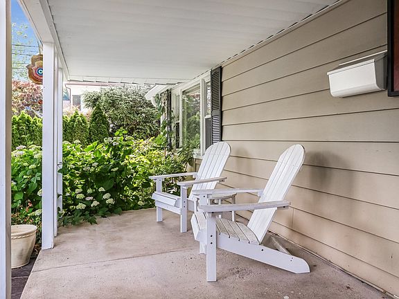 2nd image of 86 Parkway Cir