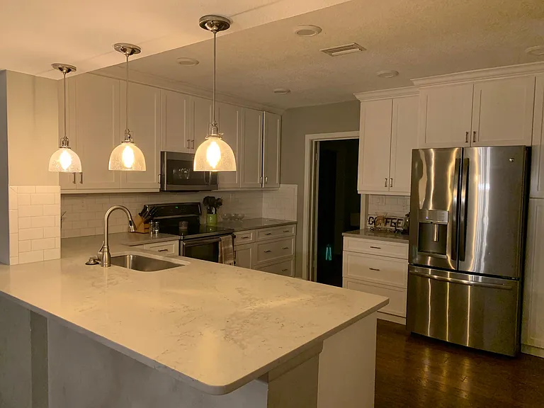 4019 W Leona St — Photo 2