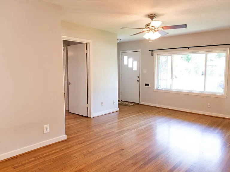 3314 Rochdale St — Photo 4
