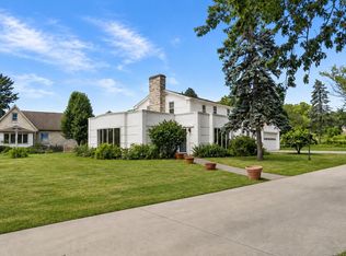 1214 Riverside Dr, Fort Atkinson, WI 53538