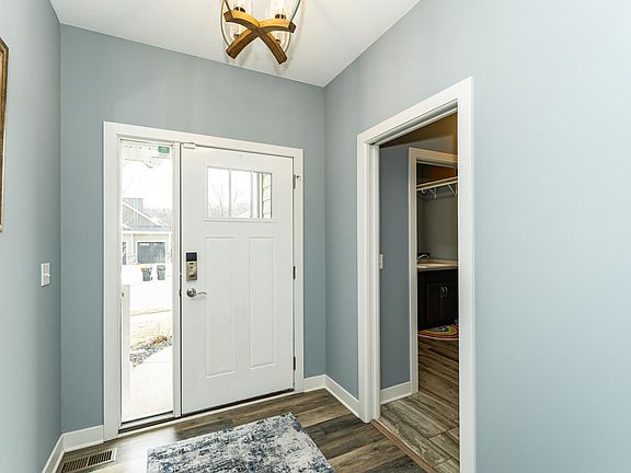 2nd image of 4283 Stone Point Dr NE