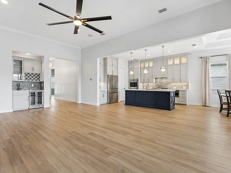 351 Sawgrass Dr — Photo 11