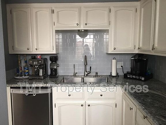 4th image of 676 N 12th St APT 27