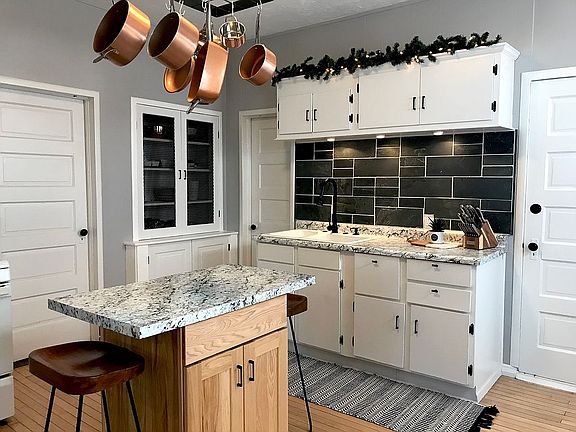 Kitchen/Dining Unit 2B