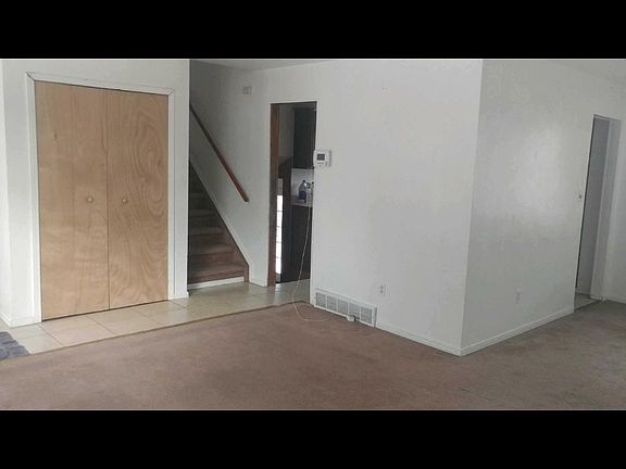 4th image of 8 Carpenter Pl