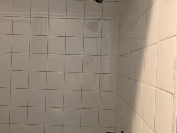 5th image of 2437 W Arthington St #1R