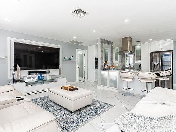 4th image of 618 Eagle Drive