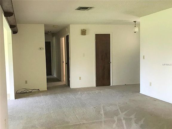 3rd image of 1091 Wilmington Dr