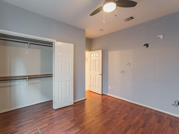 3rd image of 20003 Cypresswood Sq