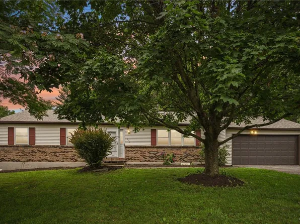 426 Carriage Dr, Coopersburg, PA 18036