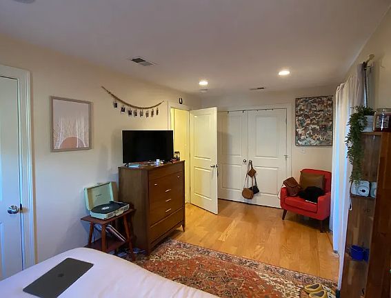 4th image of 25 Sparhawk St #1