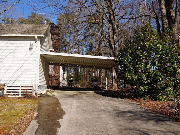 5th image of 202 Windsor Dr