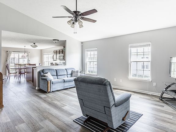 3rd image of 2271 Solidago Dr
