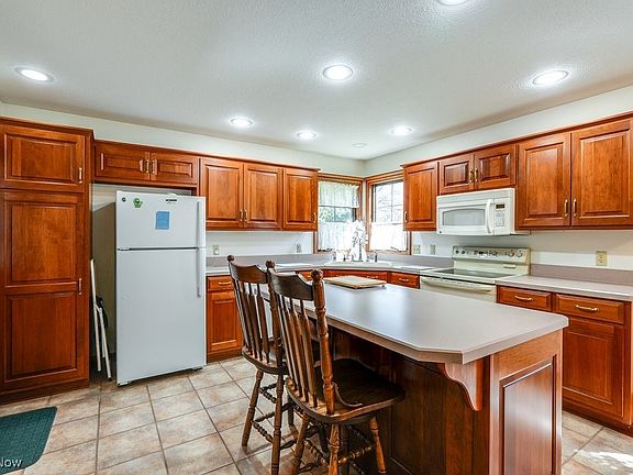 4th image of 4359 Deer Creek Dr