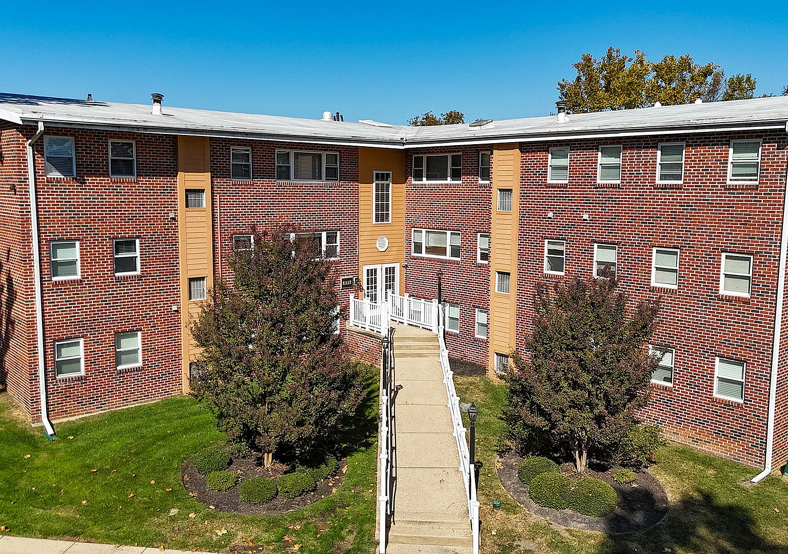 Springfield Valley Apartments — Photo 1