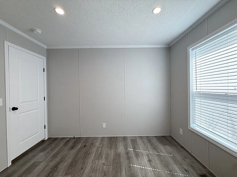 29800 Guilford Cir #152 — Photo 22