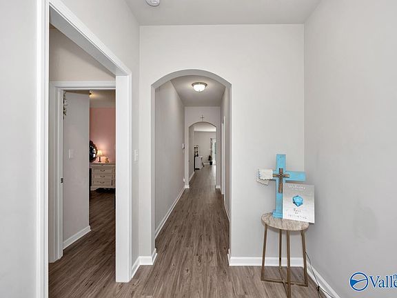 4th image of 203 Kingswood Dr