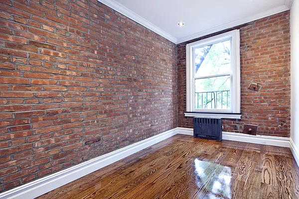 Rented by R New York | media 33