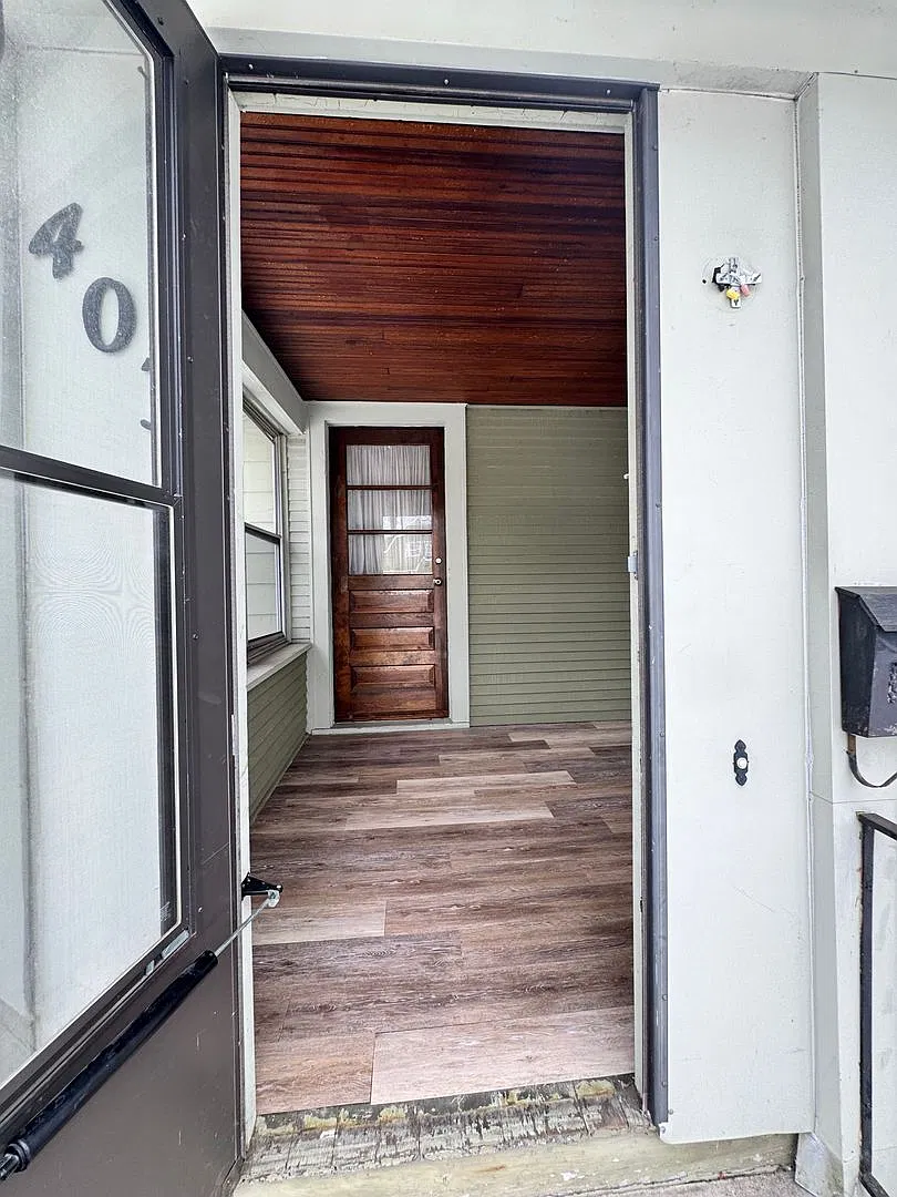 3 Bedroom 2 Bath Home — Photo 3