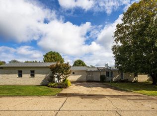 90 Main St, The Plains, OH 45780