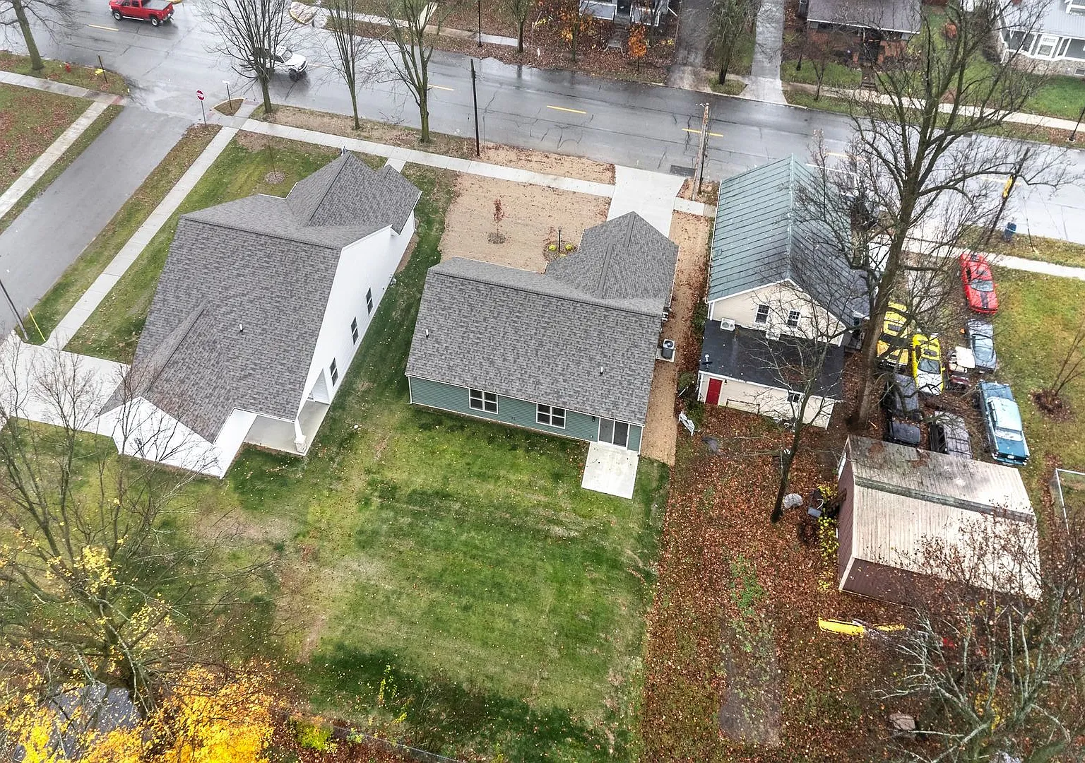New Build w/ Attached Garage and Tons of Space — Photo 3