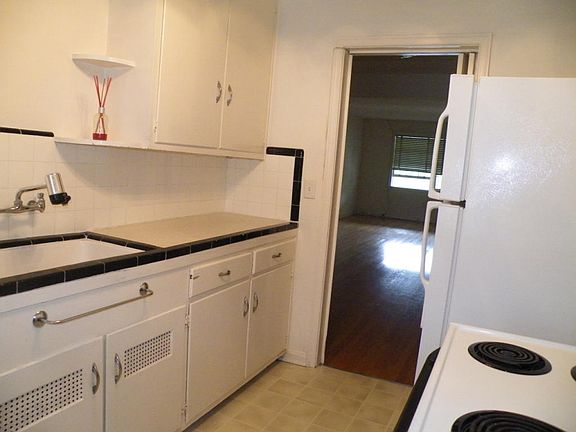 5th image of 1809 Willow Branch Ter APT 4