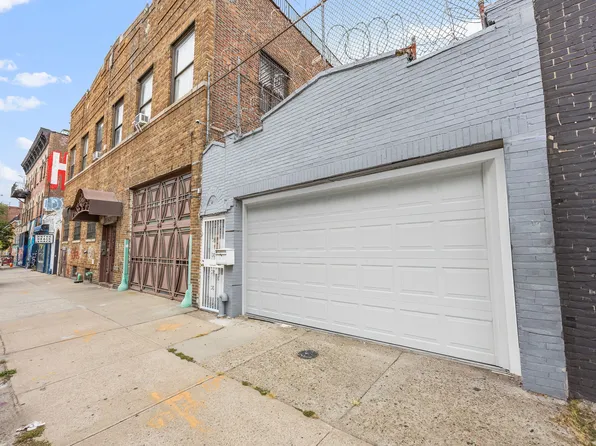 21 Thames Street image 2 of 16