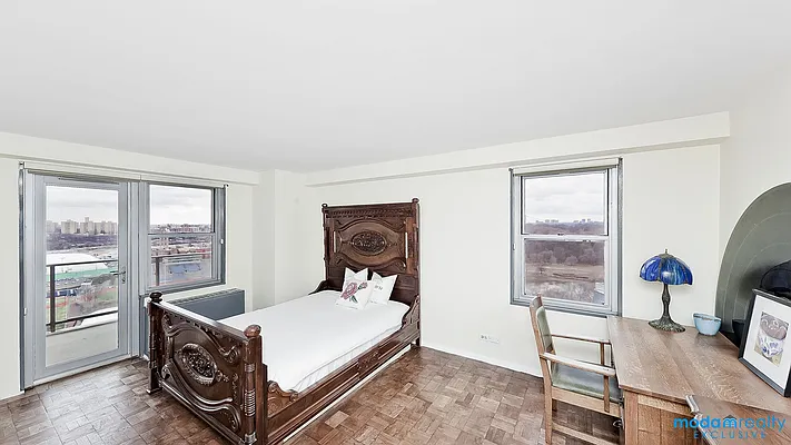 Sold by Moda Realty | media 47