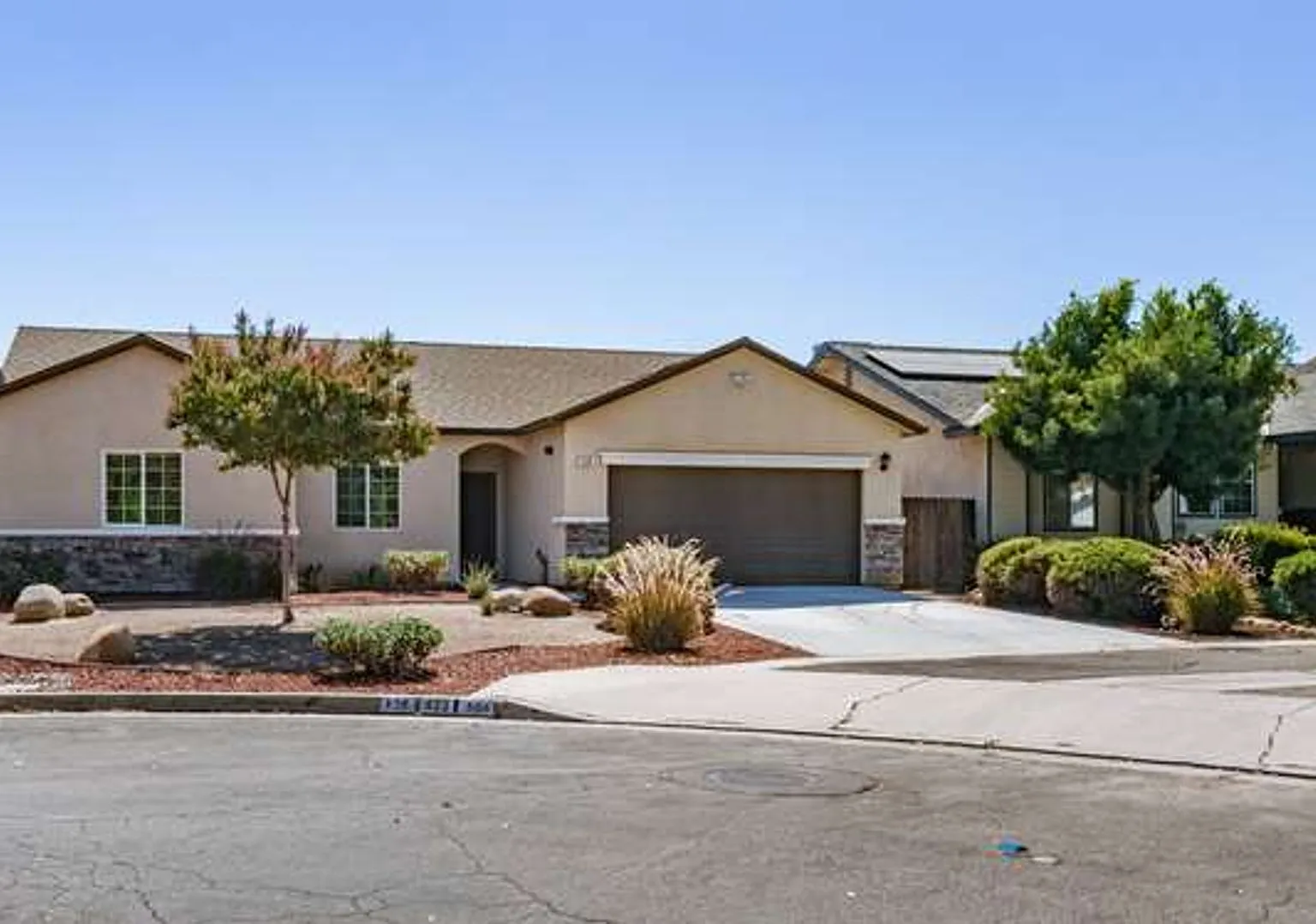 Four bedroom/2-bath home with 2-car garage — Photo 2