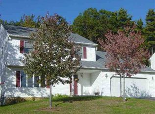 16 Debbie Marie Ct, Schenectady, NY 12309