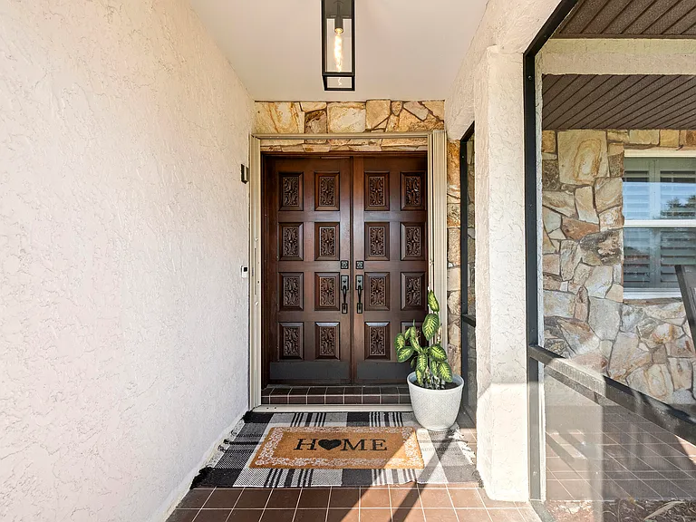 762 SE River Ln — Photo 44