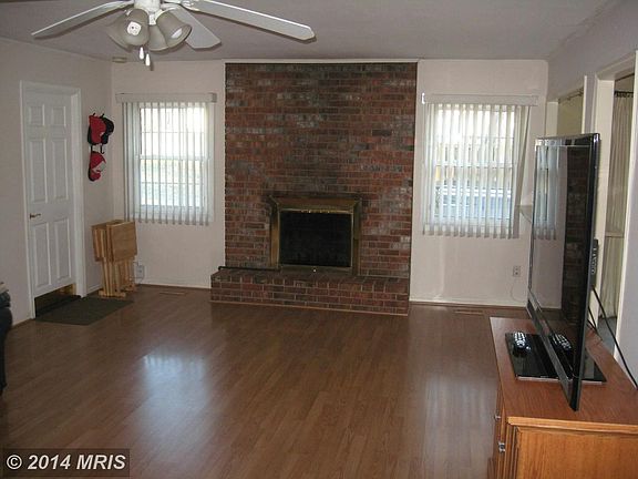 Living Room/Fireplace
