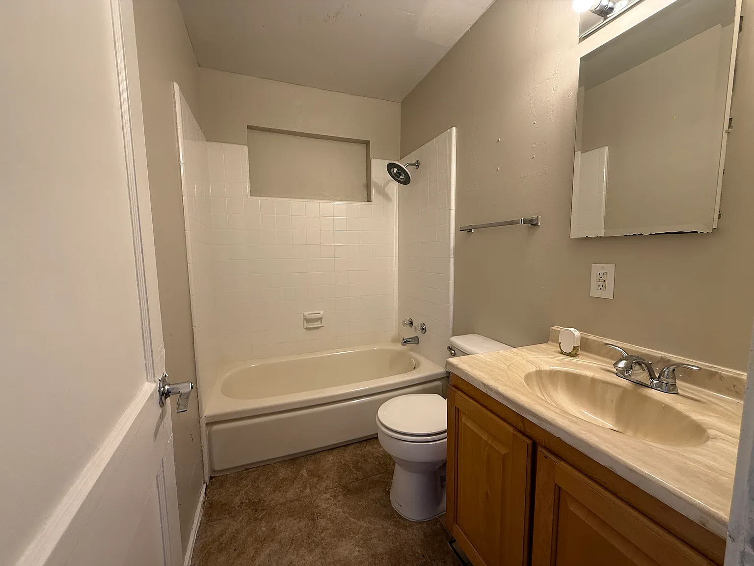 4 bed, 1702 sqft, $1,895 — Photo 3