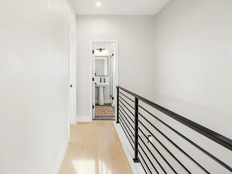 1467 N Locust St — Photo 13