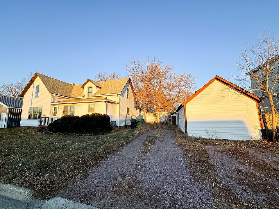 1st image of 1321 1st Ave