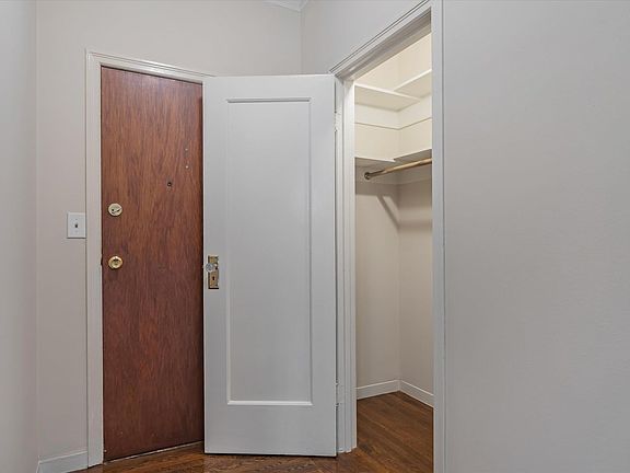 4th image of 1860 Jackson St #203