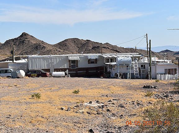 Trailer residence