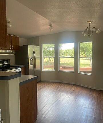 2nd image of 30825 Oakview Rd