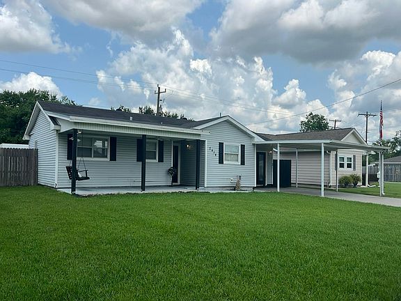 3rd image of 2414 Hampton Ln