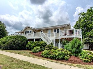 111 Island Dr, Wrightsville Beach, NC 28480