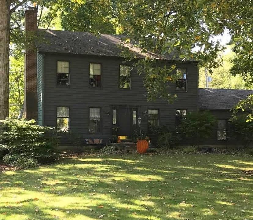 1st image of 745 W 7th St
