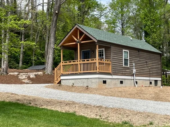 6 Edelweiss Ln, Brevard, NC 28712