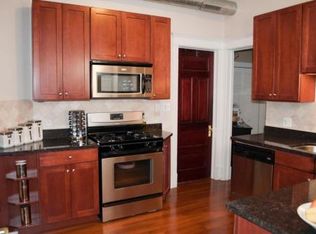 1014 W Roscoe St, Chicago, IL 60657