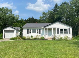 146 Maple Ave, Chardon, OH 44024