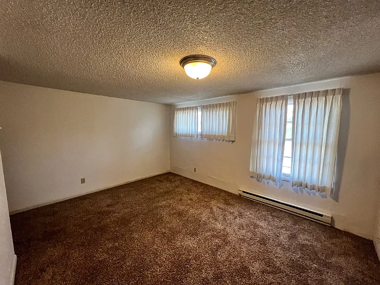 2307 Willamette St — Photo 10