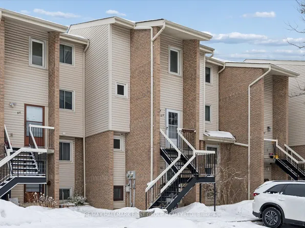 1360 Glenanna Rd #10A, Pickering, ON L1V 2T5