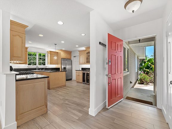 Entryway into Kitchen